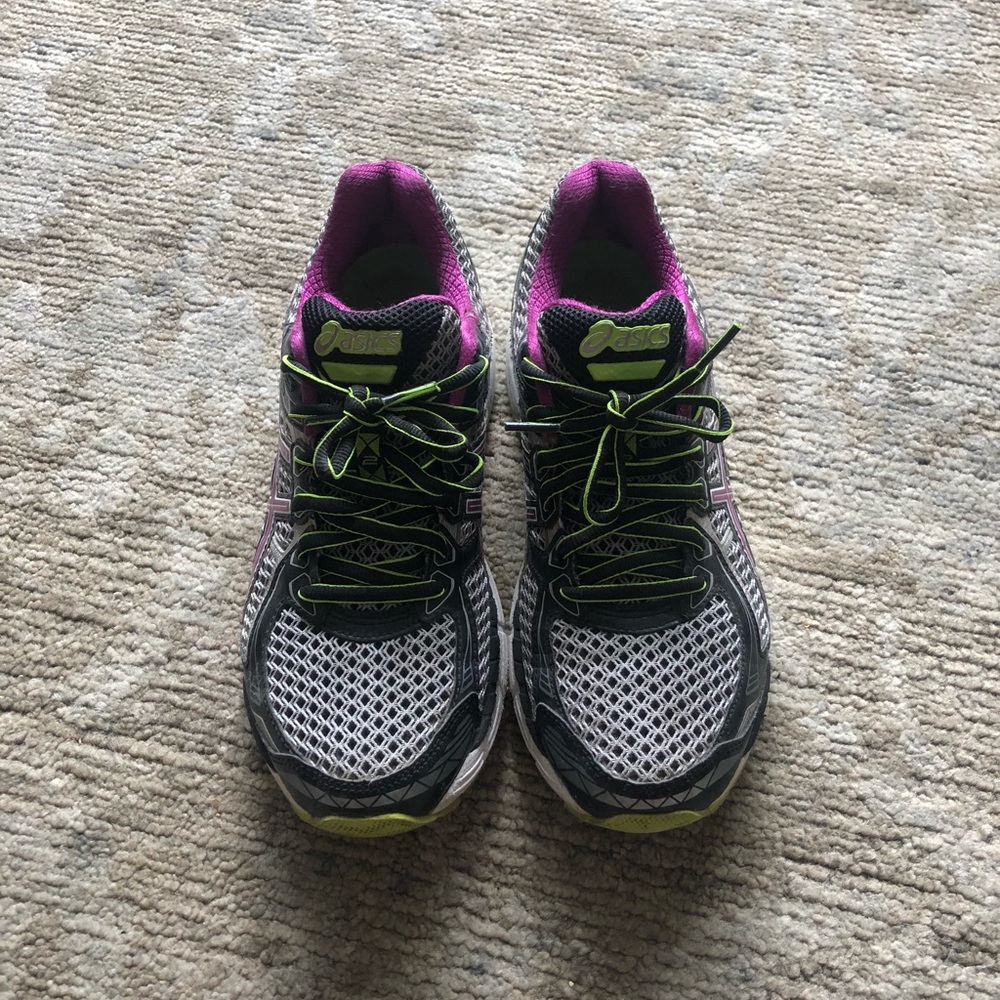 ASICS GT 2000 Running Sneakers